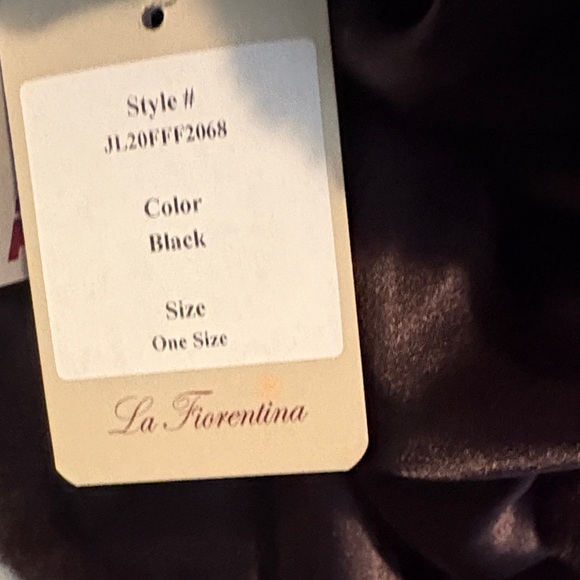 Elegant Black Faux Fur/Cape. - Picture 5 of 6